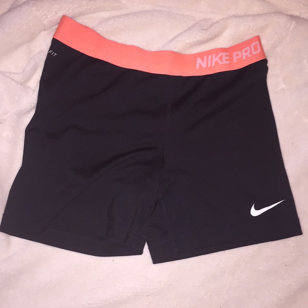 Black Nike Pros